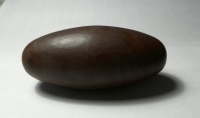 Шивалингам (Нармадешвар) редкого коричневого цвета. 