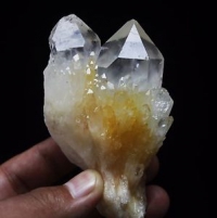 Купить Кристалл кварца скелетный с цитрином в интернет-магазине Роза Мира
