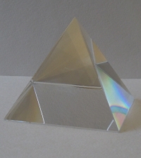 Купить Пирамида хрусталь искусственный в интернет-магазине Роза Мира