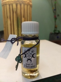 ​Ритуальное ароматическое масло «Гекаты» (защита и снятие негатива) ручной работы, 10 мл. 