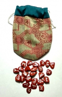 Купить Руны яшма красная набор 25 шт. в интернет-магазине Роза Мира
