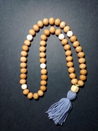 Купить Чётки из черешни + турквенит камень 54 бусины в интернет-магазине Роза Мира